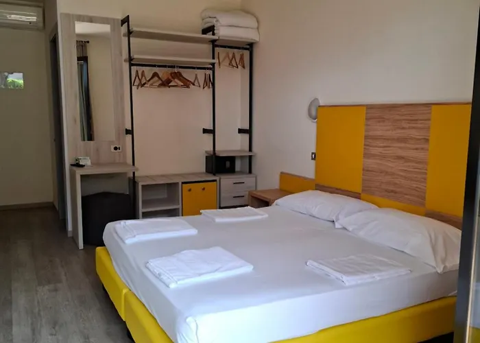 Onda 2* Torri Del Benaco