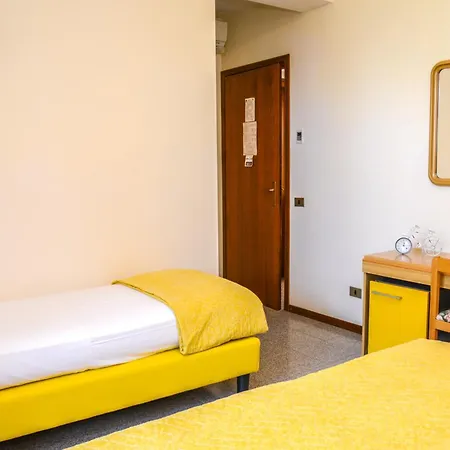 Hotel Garni Onda Torri Del Benaco