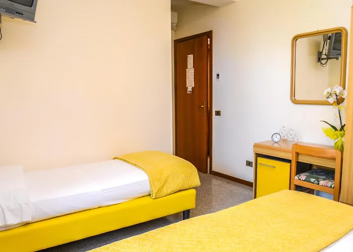 Hotel Garni Onda Torri Del Benaco